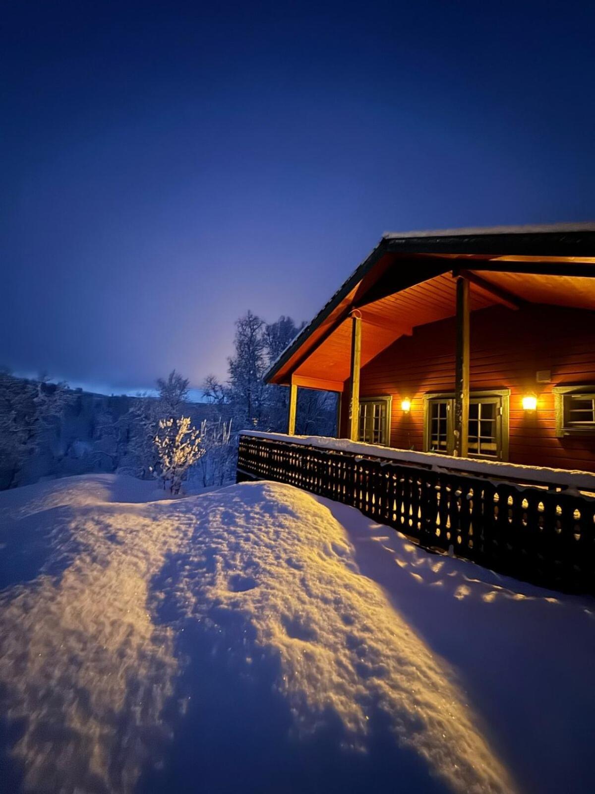 Trivelig Hytte I Senja. Luaran gambar